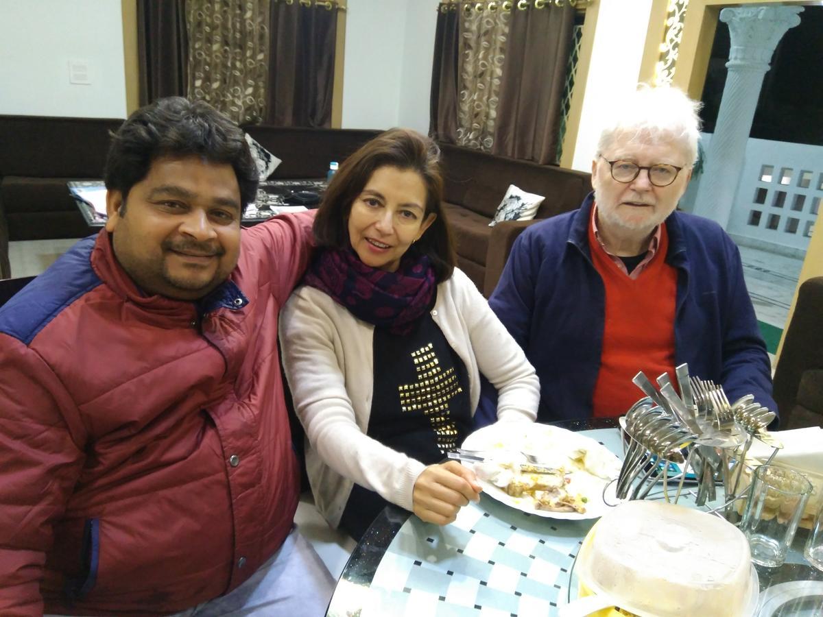 Taj Square A Luxurious Family Homestay Agra  Exterior foto